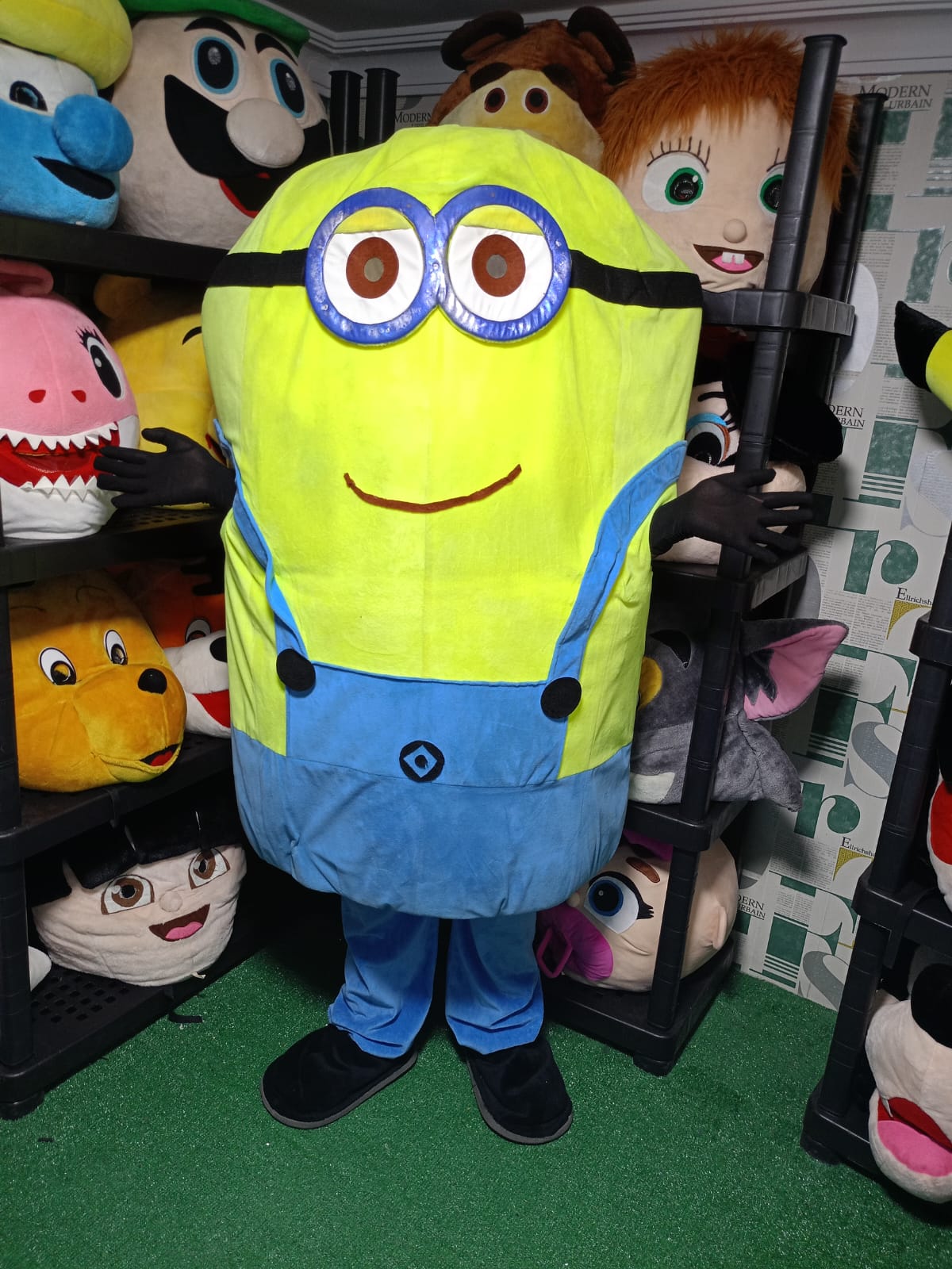 منيونيز (عينين)